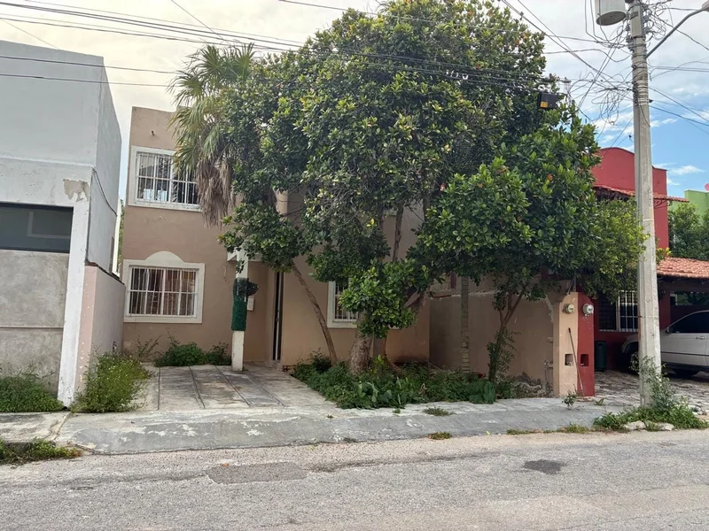 CASA EN RENTA 2 RECAMARAS, AIRES, ITZIMNA POLIGONO 108 MERIDA NORTE (IRC-1105)