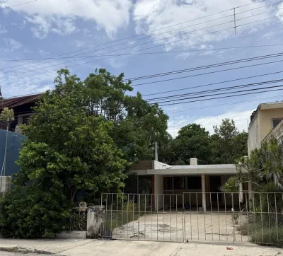 CASA EN VENTA 3 RECAMARAS TERRENO AMPLIO CERCA PASEO MONTEJO Y SANTA ANA (FVC-2852)