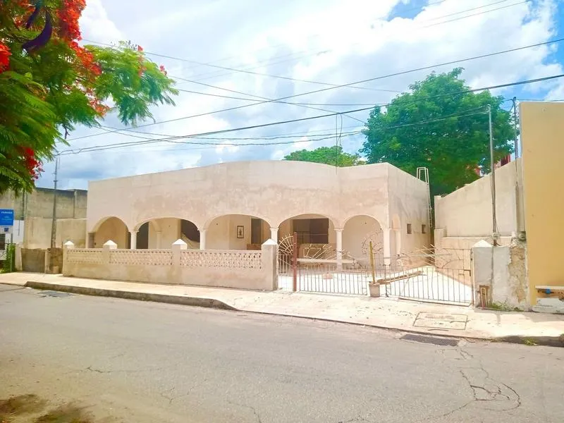 AMPLIA CASA EN VENTA REMODELADA MERIDA COLONIA YUCATAN (FVC-1161)
