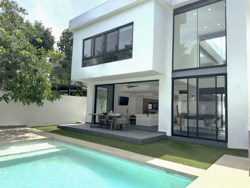 INRECIBLE CASA EN VENTA DE LUJO RESIDENCIAL PLAYA MAGNA PLAYA DEL CARMEN (FVC-2725)