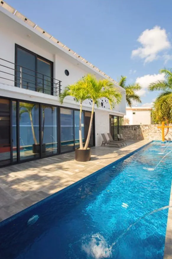 CASA EN VENTA, DE DISEÑO, EN PRIVADA DE LUJO PLAYA DEL CARMEN (FVC-2652)