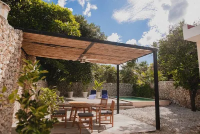 CASA EN RENTA 2 RECAMARAS, ALBERCA, AMUEBLADA MERIDA CENTRO (ARC-1068)