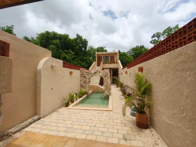 CASA EN VENTA 3 RECAMARAS, ALBERCA, REMODELADA MERIDA CENTRO SAN CRISTOBAL (AVC-2846)