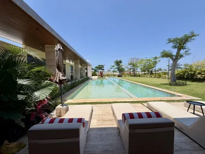 CASA EN VENTA 3 RECAMARAS, ALBERCA, PRIVADA ADANA XCANATUN MERIDA NORTE (GVC-2854)