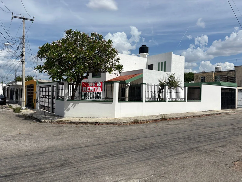 CASA EN RENTA 3 RECAMARAS AMPLIA, EN ESQUINA, FRANCISCO DE MONTEJO (NRC-1778)