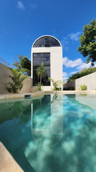 CASA EN RENTA 2 RECAMARAS ALBERCA MERIDA CENTRO ERMITA (ARC-1102)