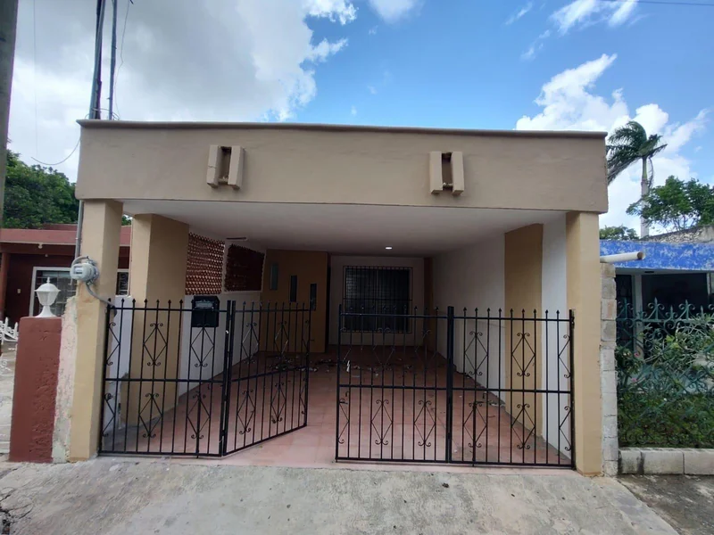 CASA EN RENTA 1 RECAMARA MERIDA CENTRO SAN CRISTOBAL (ARC-1786)