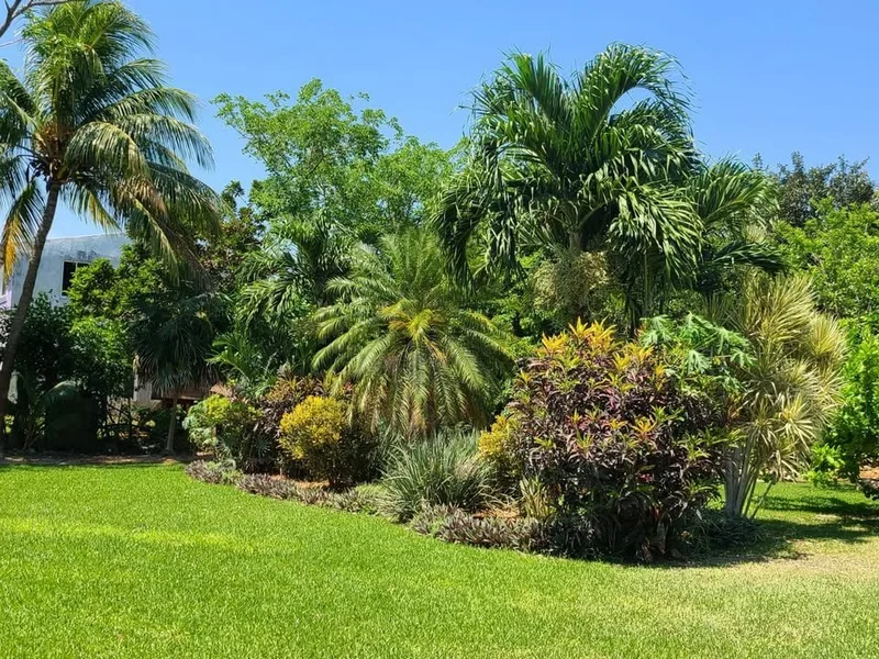 ESPECTACULAR PROPIEDAD EN VENTA SOBRE TERRENO DE 11200M2 MERIDA SUR (FVC-2804)