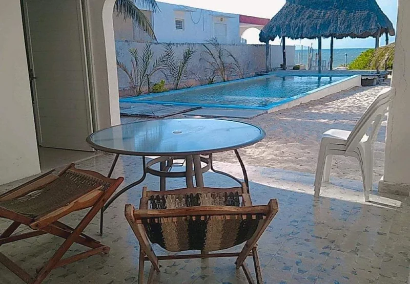 CASA EN VENTA 2 RECAMARAS ALBERCA FRENTE AL MAR CHELEM (AVC-2768)