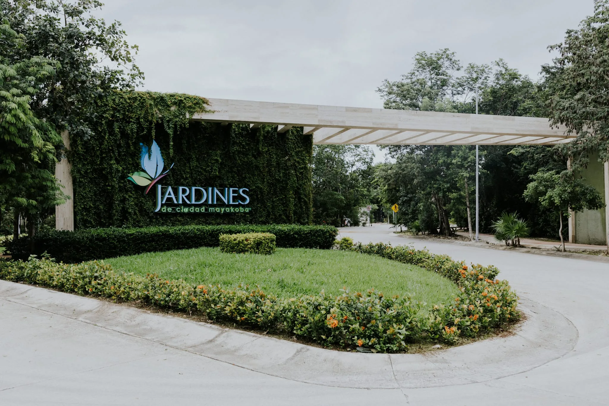JARDINES DE CIUDAD MAYAKOBA