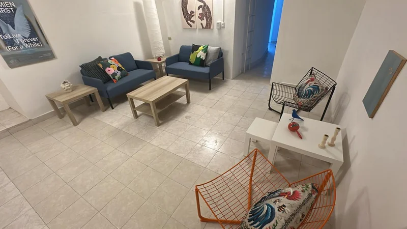 CASA EN RENTA 2 RECAMARAS AMUEBLADA, EQUIPADA, ALBERCA, MERIDA SAN CRISTOBAL (GRC-1090)