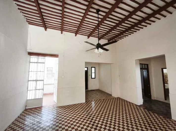 CASA EN RENTA 2 RECAMARAS ESTILO COLONIAL MERIDA SANTIAGO (ARC-1090)