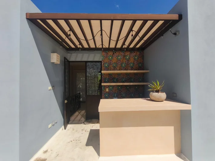 SENSACIONAL CASA EN RENTA ENTRE LA PLANCHA Y PASEO MONTEJO AMUEBLADA EQUIPADA (ARC-1084)